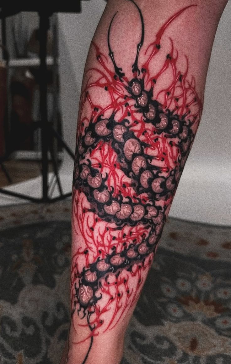 31 Centipede Tattoo Ideas 2025: Blackwork, Traditional, Tokyo Ghoul, Spider Lily, Skull, Giant Back