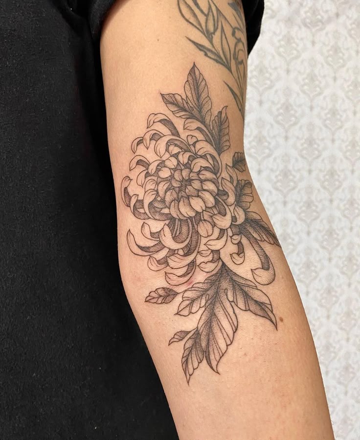 32 Chrysanthemum Tattoo Ideas 2025: Japanese Traditional, Fineline, Sleeve, Stencil, Red And Black