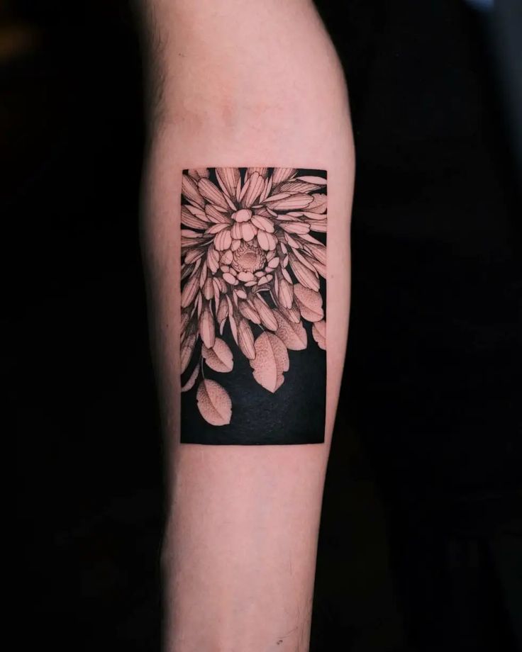 32 Chrysanthemum Tattoo Ideas 2025: Japanese Traditional, Fineline, Sleeve, Stencil, Red And Black
