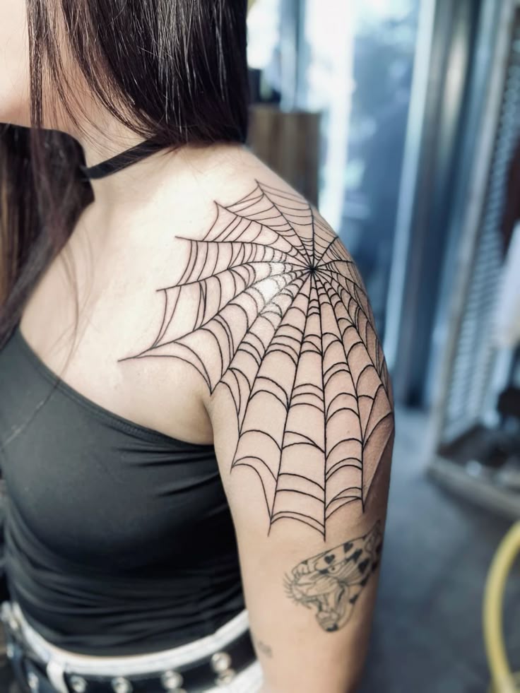 27 Spider Web Tattoo Ideas 2025 for Men and Women – Shoulder, Full Sleeve, Stencil Designs