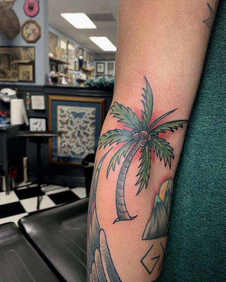 25 Palm Tree Tattoo Ideas 2025 for Women and Men – Minimalist, Traditional, Forearm &#038; Tropical Design Inspiration