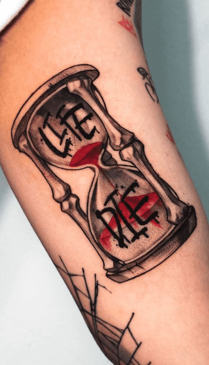 29 Hourglass Tattoo Ideas 2025 with Meaningful Designs for Men and Women — Minimalist, Feminine, Traditional