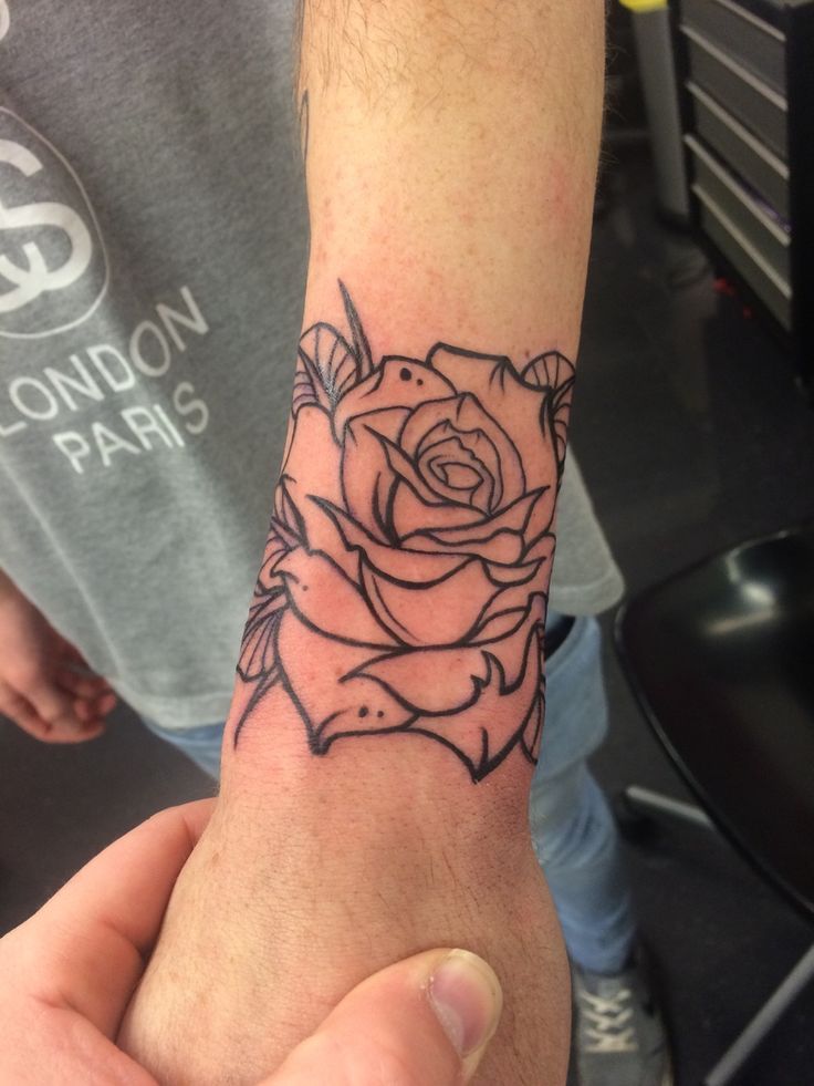 Wrist Tattoo Ideas 2025: 29 Designs for Women and Men, Fine Line, Tiny American Traditional Tattoos