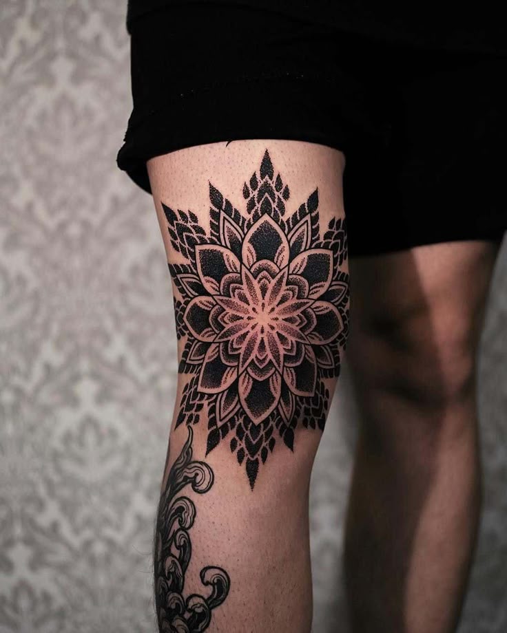 29 Unique Knee Tattoo Ideas 2025: Traditional, Japanese, Gothic, Flower, Skull on Moth, Symmetrical Designs