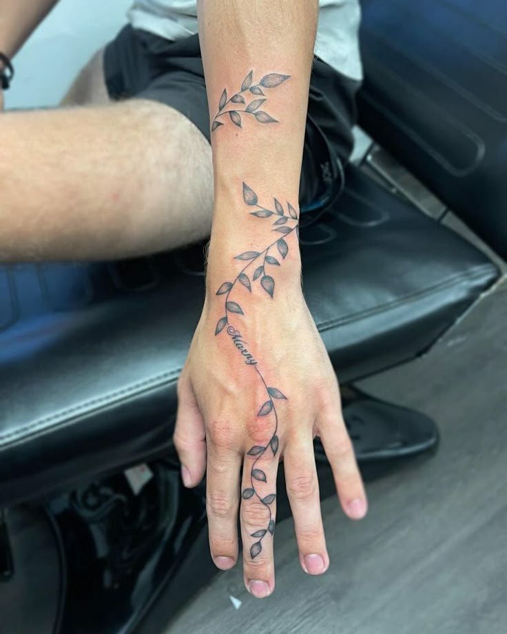 Wrist Tattoo Ideas 2025: 29 Designs for Women and Men, Fine Line, Tiny American Traditional Tattoos