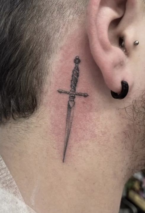 30 Dagger Tattoo Ideas 2025: Neotraditional, Fine Line, Gothic, Butterfly, Panther, Fantasy Designs