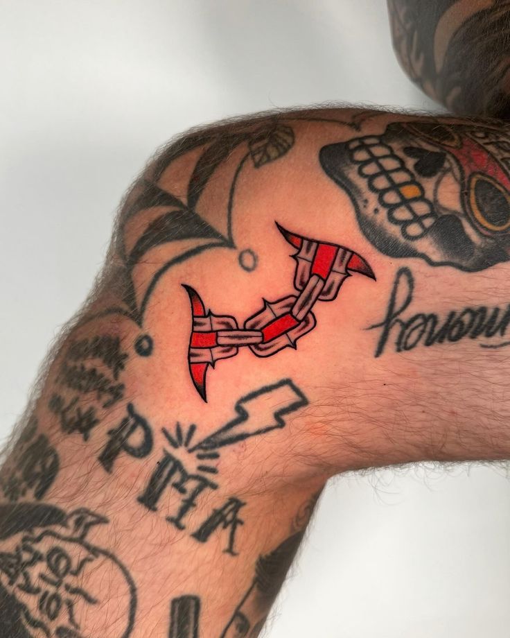 Barbed Wire Tattoo Ideas 2025: Bold Designs for Women and Men Featuring Hearts, Skulls and More