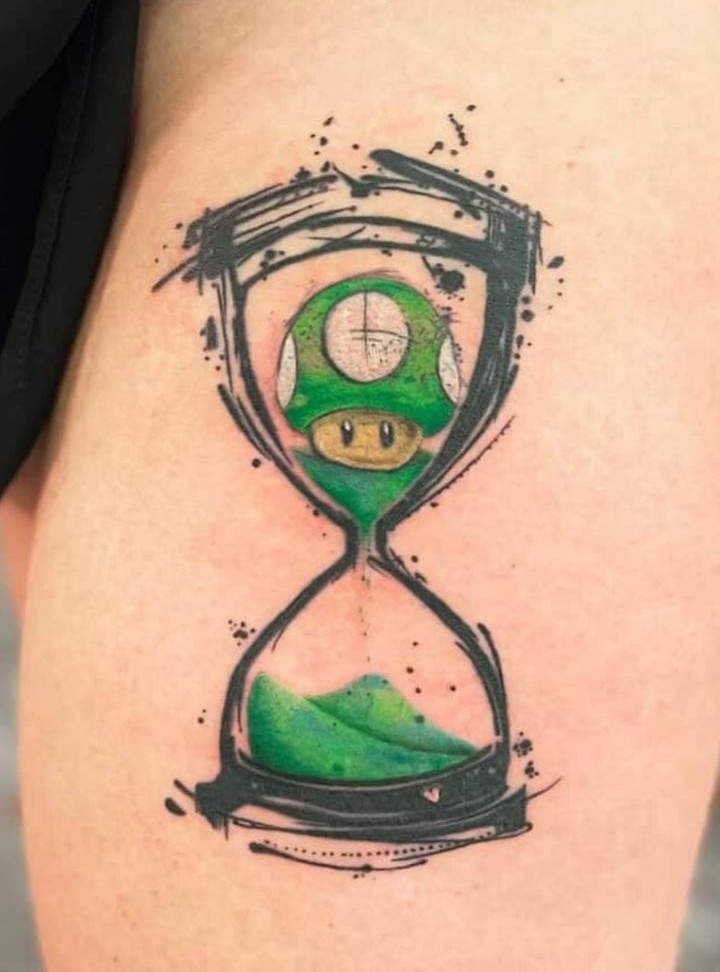 29 Hourglass Tattoo Ideas 2025 with Meaningful Designs for Men and Women — Minimalist, Feminine, Traditional