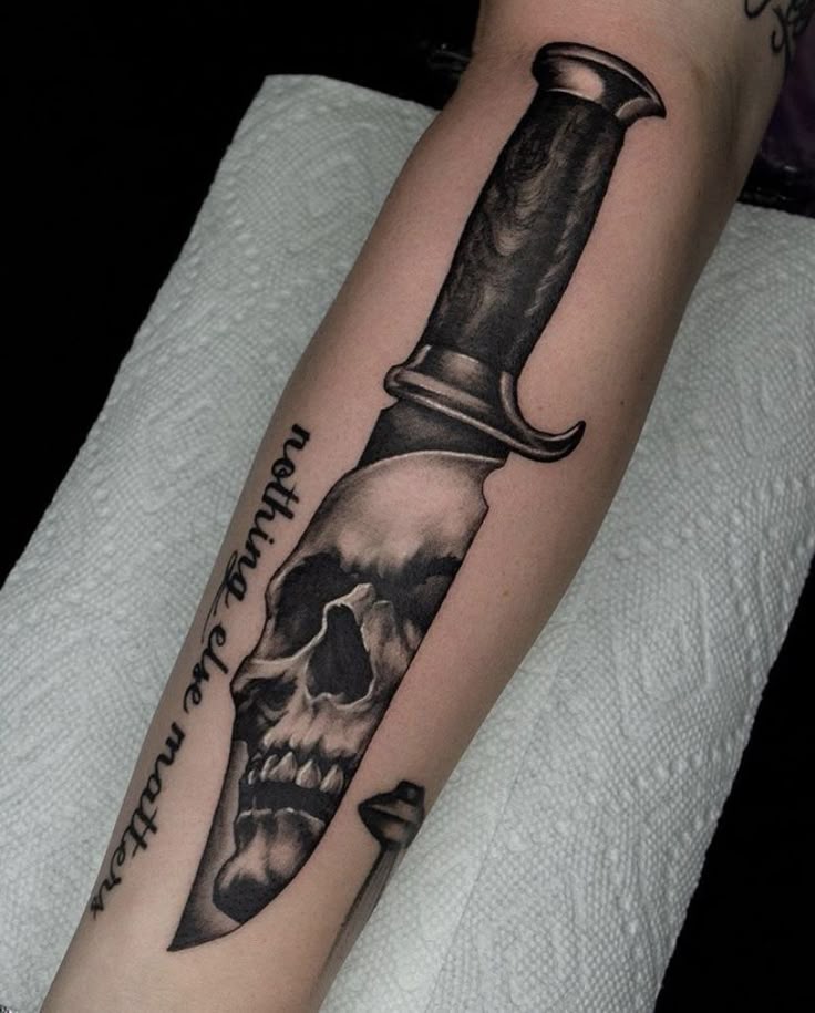 30 Dagger Tattoo Ideas 2025: Neotraditional, Fine Line, Gothic, Butterfly, Panther, Fantasy Designs