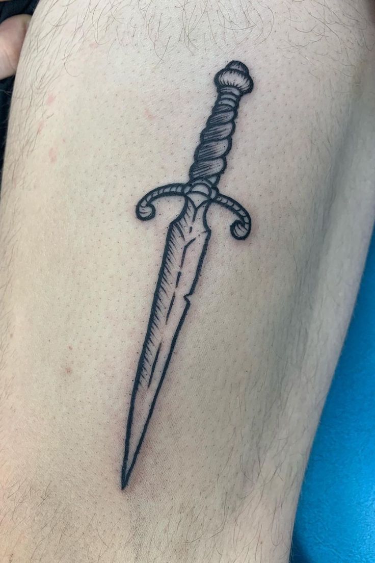 30 Dagger Tattoo Ideas 2025: Neotraditional, Fine Line, Gothic, Butterfly, Panther, Fantasy Designs