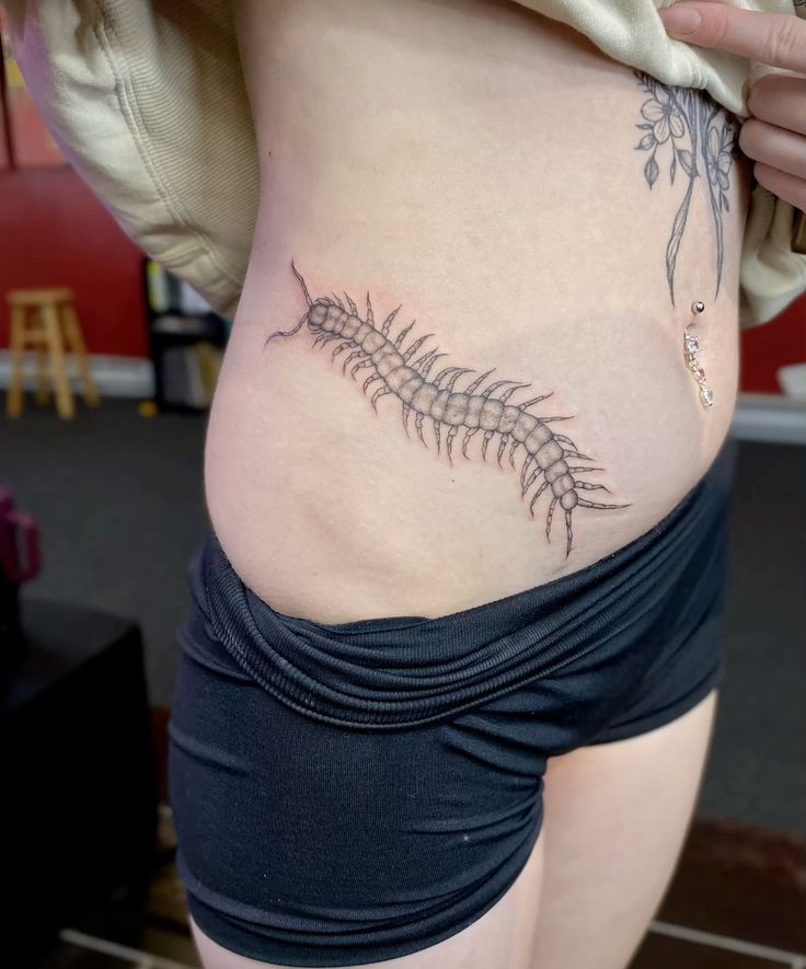31 Centipede Tattoo Ideas 2025: Blackwork, Traditional, Tokyo Ghoul, Spider Lily, Skull, Giant Back