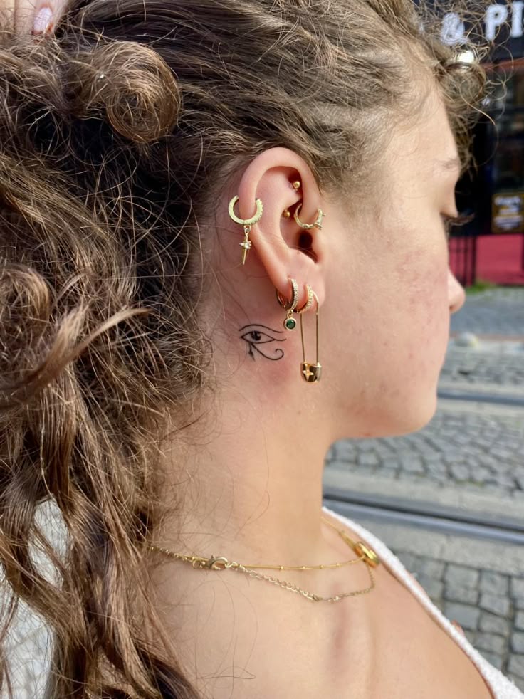 30 Eye of Horus Tattoo Ideas 2025: Design Meaning, Feminine &#038; Men Styles