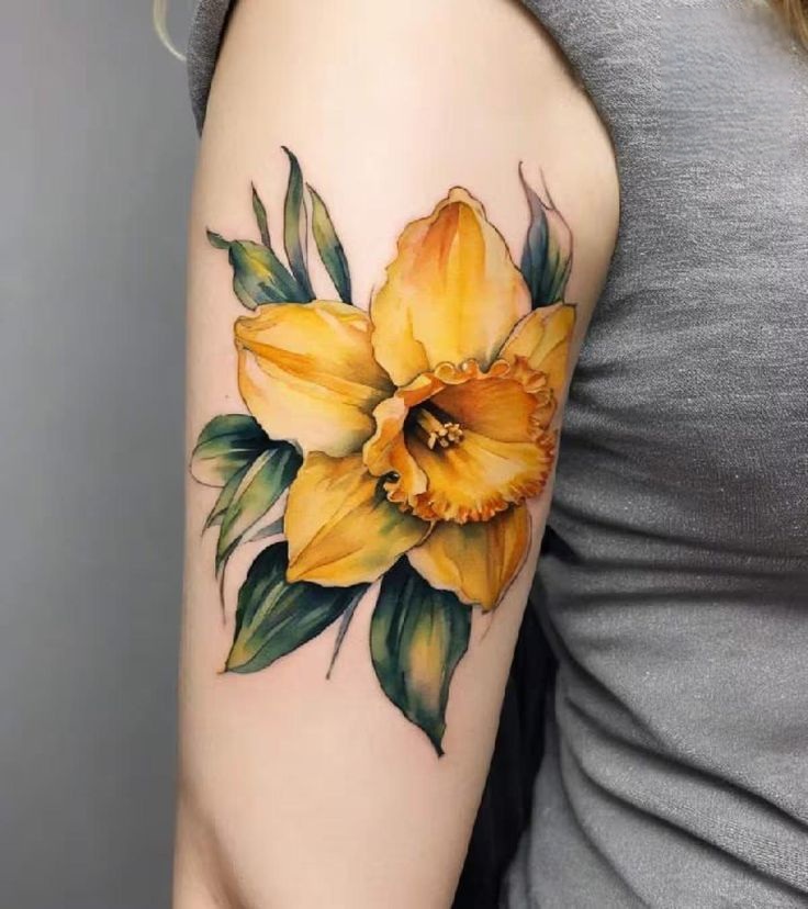 30 Daffodil Tattoo Ideas 2025: Fine Line, Traditional with Name, Birth Flower &#038; Neotraditional Design
