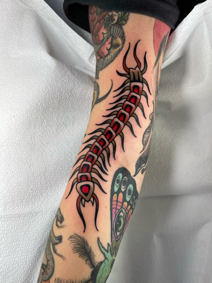 31 Centipede Tattoo Ideas 2025: Blackwork, Traditional, Tokyo Ghoul, Spider Lily, Skull, Giant Back
