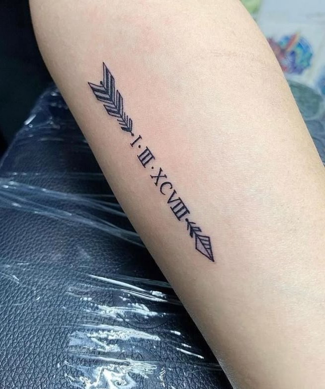 28 Arrow Tattoo Ideas 2025 for Women &#038; Men – Meaningful Designs &#038; Friendship Tattoos