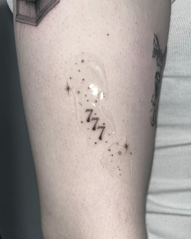 26 Best 777 Tattoo Ideas 2025 for Men and Women – Finger Placement Meaning &#038; Inspiration