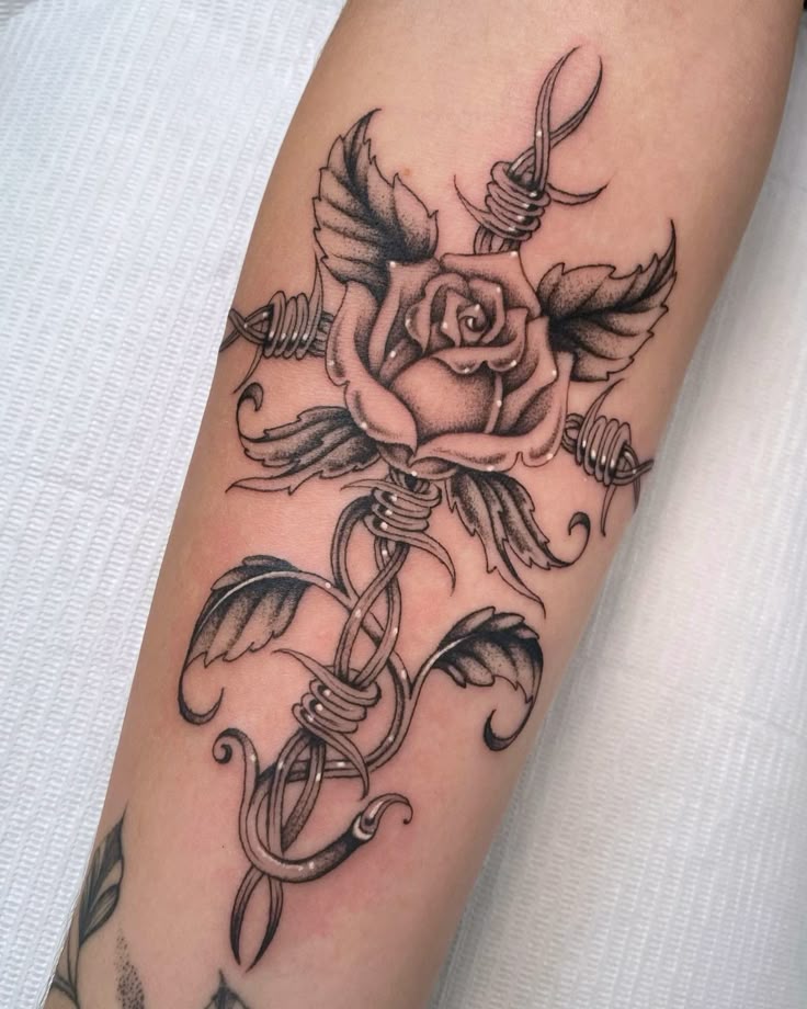 Barbed Wire Tattoo Ideas 2025: Bold Designs for Women and Men Featuring Hearts, Skulls and More