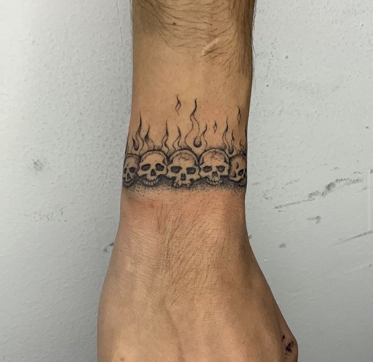 Wrist Tattoo Ideas 2025: 29 Designs for Women and Men, Fine Line, Tiny American Traditional Tattoos