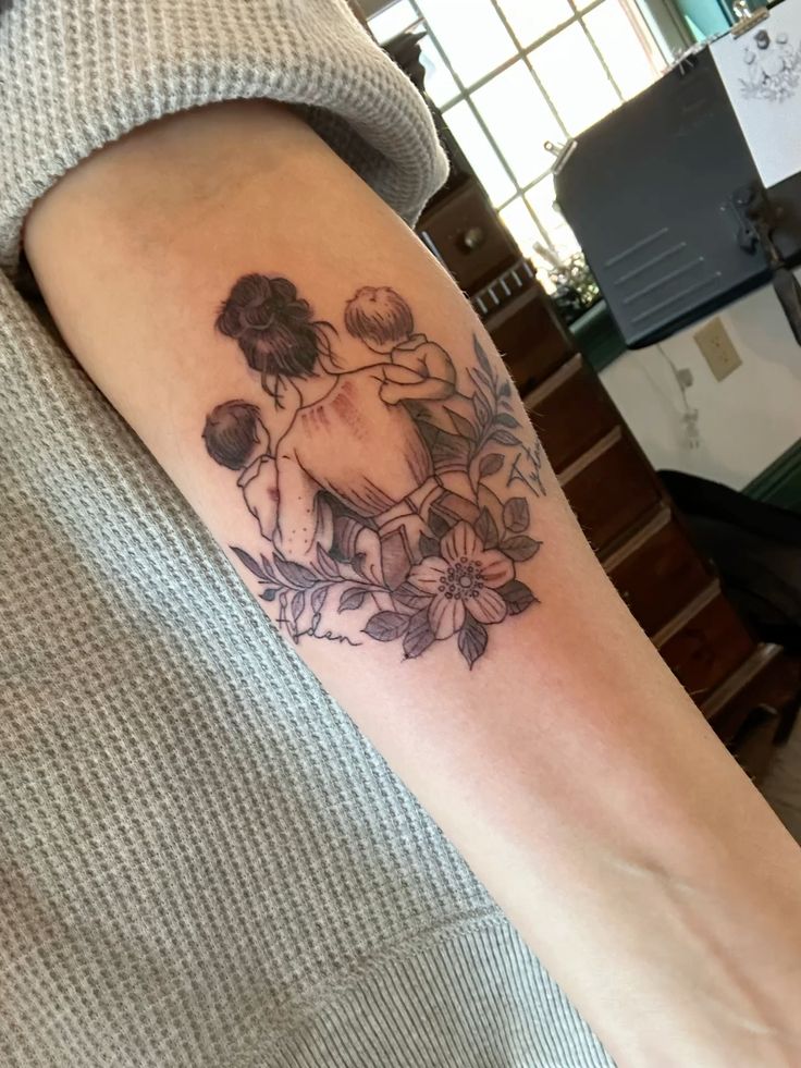 Mom Tattoos Ideas 2025: Fresh Tattoos Ideals of Daughter, Son, Traditional, Simple, and Grief Inkige