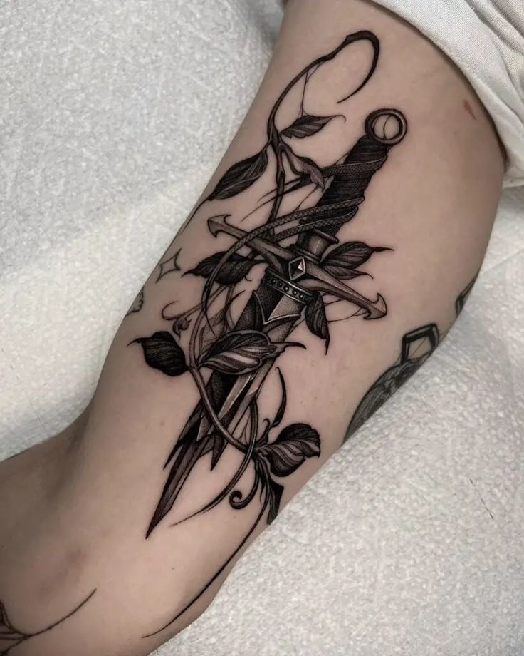 30 Dagger Tattoo Ideas 2025: Neotraditional, Fine Line, Gothic, Butterfly, Panther, Fantasy Designs