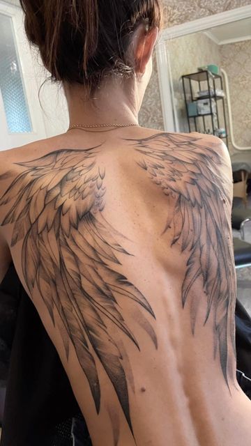 Wings Tattoo 28 Ideas: Stunning Angel, Phoenix, Icarus, Back, Arm &#038; Chest Designs 2025