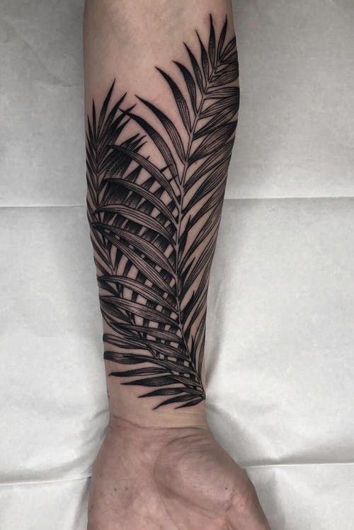27 Leaf Tattoos 2025 Designs for Guys &#038; Girls – Fine line, Sleeve, Under breast &#038; Autumn ink Concepts