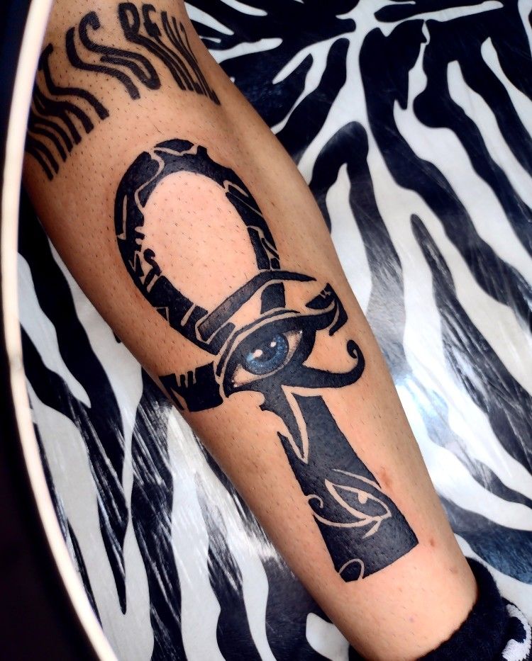 27 Ankh Tattoo Ideas 2025 with Eye of Horus, Spine, Chest, Minimalist Symbolic Ink