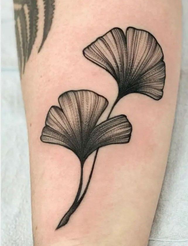 27 Leaf Tattoos 2025 Designs for Guys &#038; Girls – Fine line, Sleeve, Under breast &#038; Autumn ink Concepts
