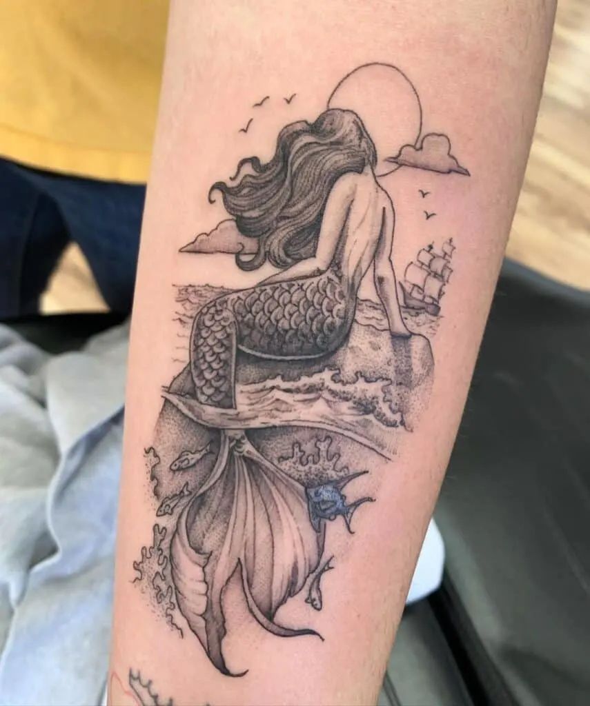 27 Mermaid Tattoo Ideas 2025 With Minimalist, Traditional, Afro, Siren, and Barbie-Inspired Designs
