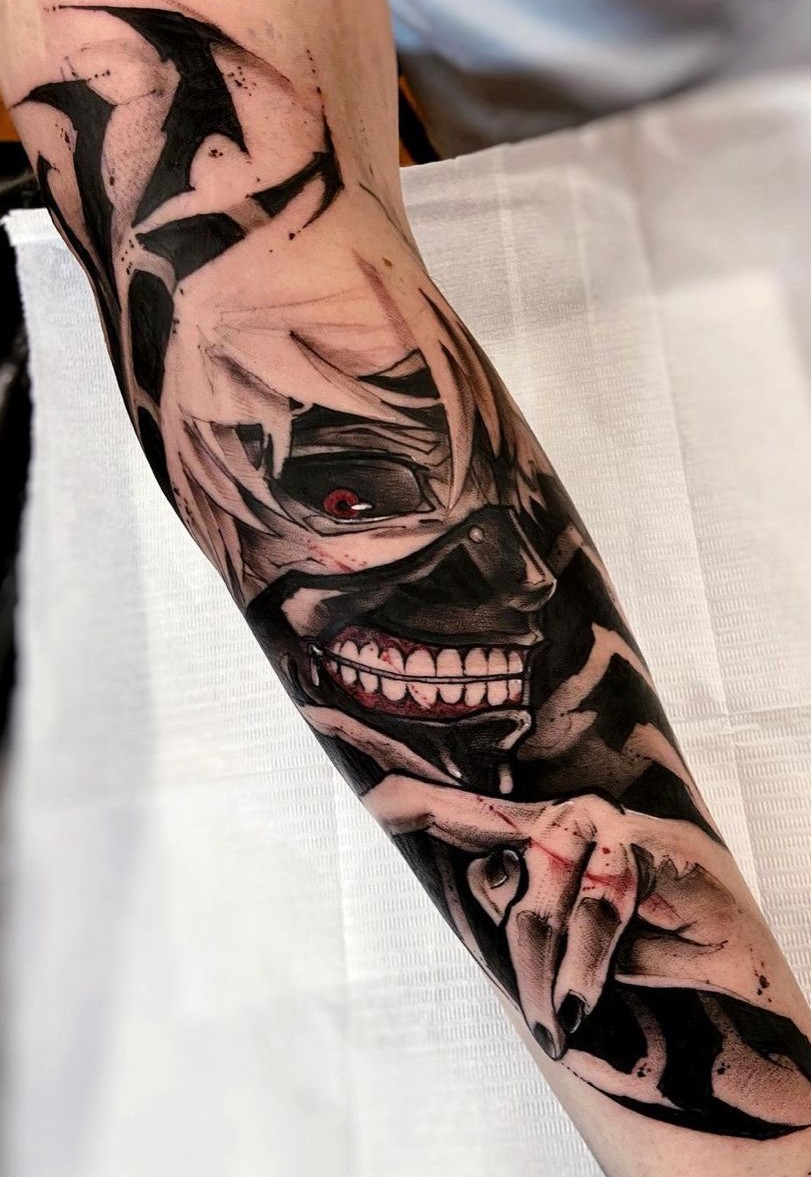 29 Tokyo Ghoul Tattoo Ideas 2025 – Kaneki Designs, Juuzou Ink, Centipede Tattoos, &#038; Spider Lily Florals