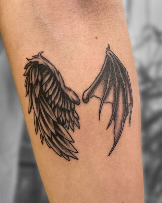 Wings Tattoo 28 Ideas: Stunning Angel, Phoenix, Icarus, Back, Arm &#038; Chest Designs 2025