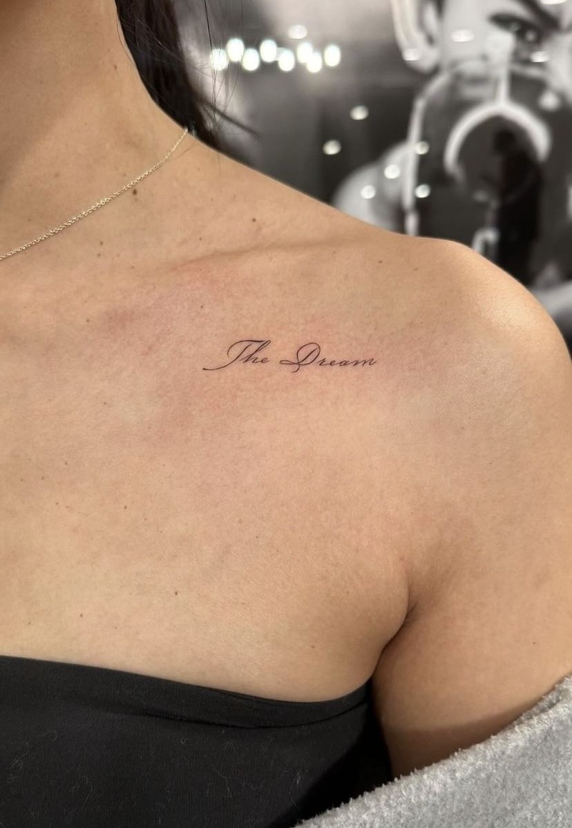 29 Unforgettable Tattoo Ideas 2025: Letras Cursiva, Red Ink, Lower Back, Clavicula, Cuello, and More