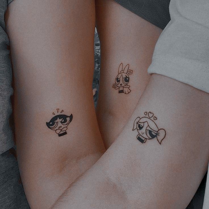 25 Sister Tattoo Designs for 2, 3 or 4 Sisters 2025 Unique Meaningful Fine Line &#038; Minimalist Designs