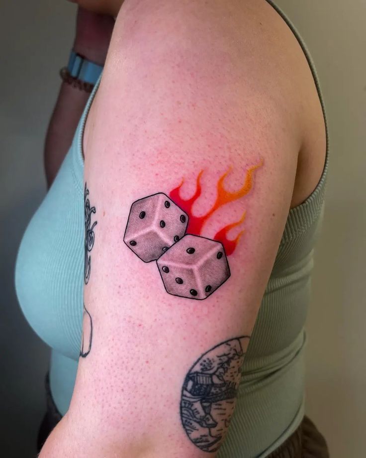 25 Dice Tattoo Ideas 2025 with Cool Flash Designs, Stencil Outlines &#038; Men’s Placement