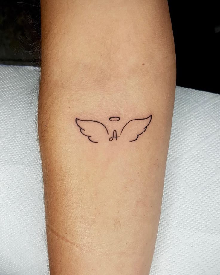 Wings Tattoo 28 Ideas: Stunning Angel, Phoenix, Icarus, Back, Arm &#038; Chest Designs 2025