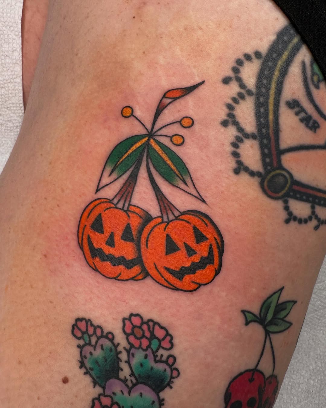 28 Pumpkin Tattoo Ideas 2025 – Cute, Scary, Flash &#038; Traditional Designs