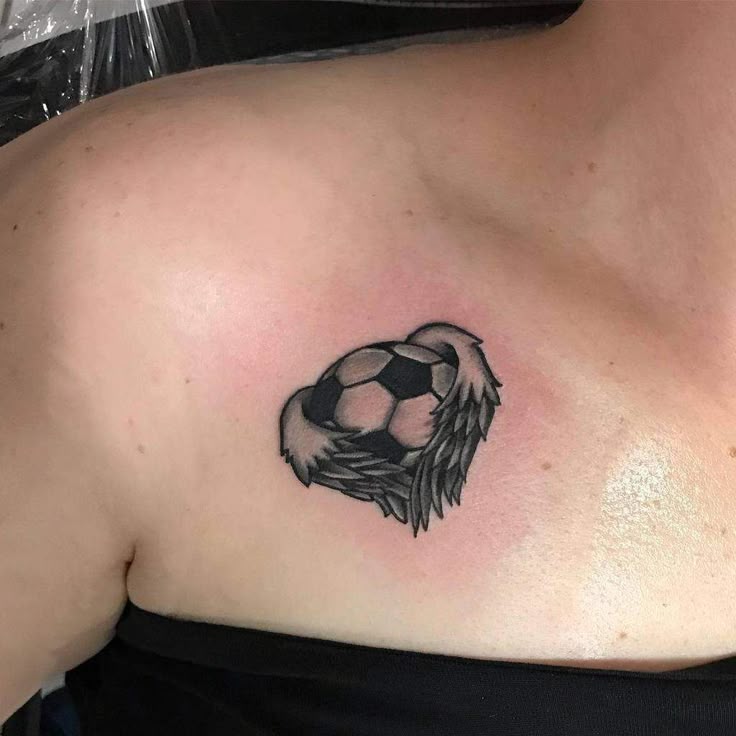 Wings Tattoo 28 Ideas: Stunning Angel, Phoenix, Icarus, Back, Arm &#038; Chest Designs 2025
