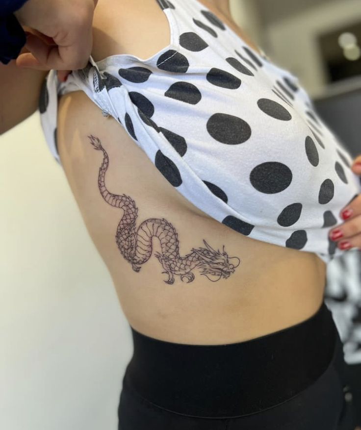 29 Rib Tattoo Ideas 2025 for Women and Guys – Unique Designs
