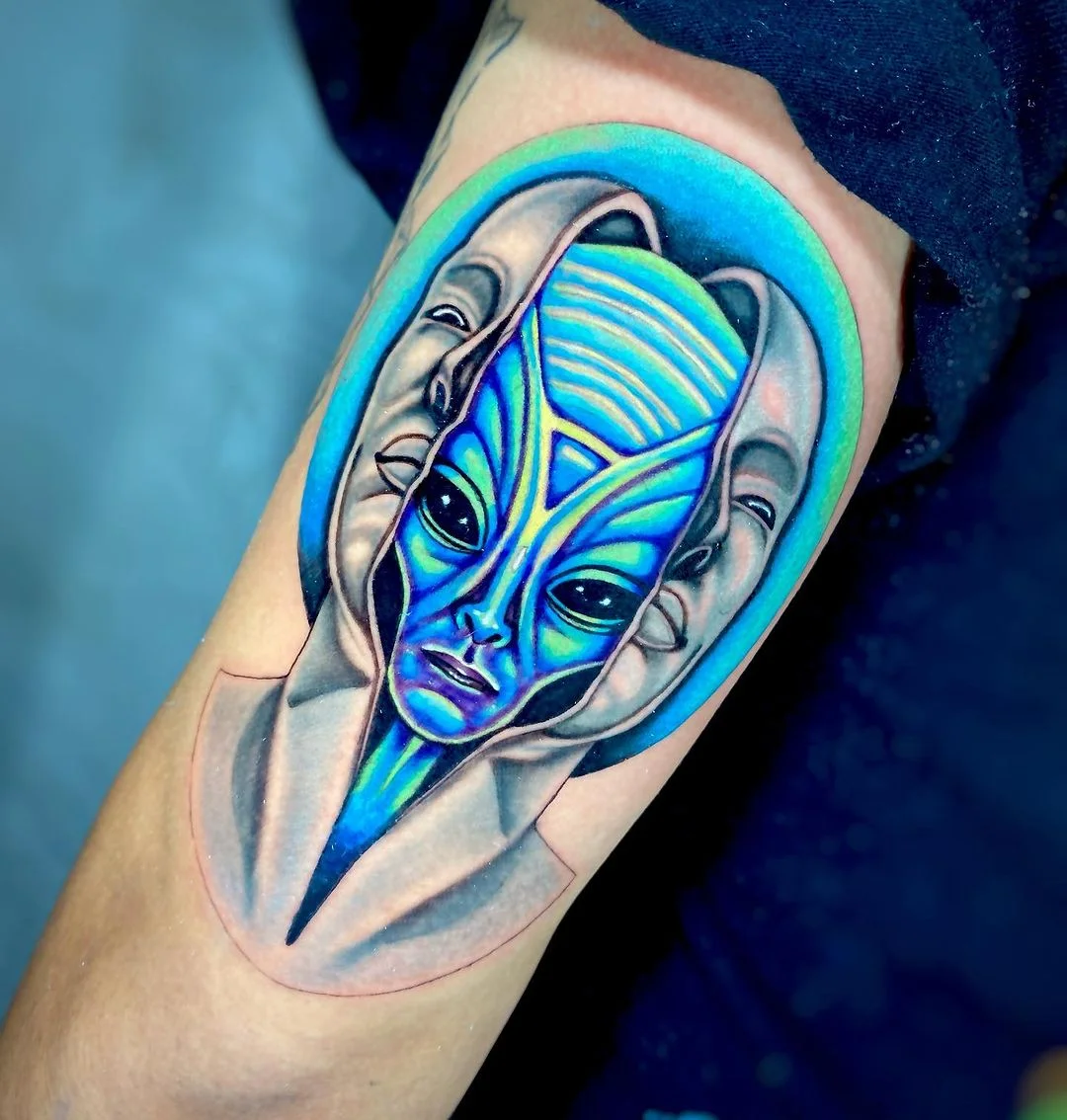 28 Alien Tattoo Ideas 2025: From Xenomorph Stencil Designs to Trippy Flash, Cute Tattoos