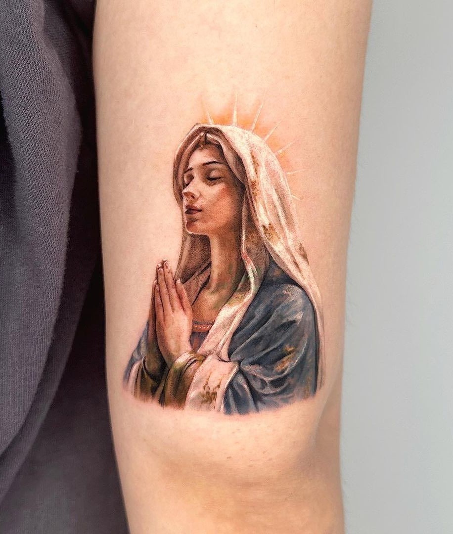 Praying Hands Tattoo Ideas 2025: Rosary, Realism, Shoulder, Chest, Neck, Back and More