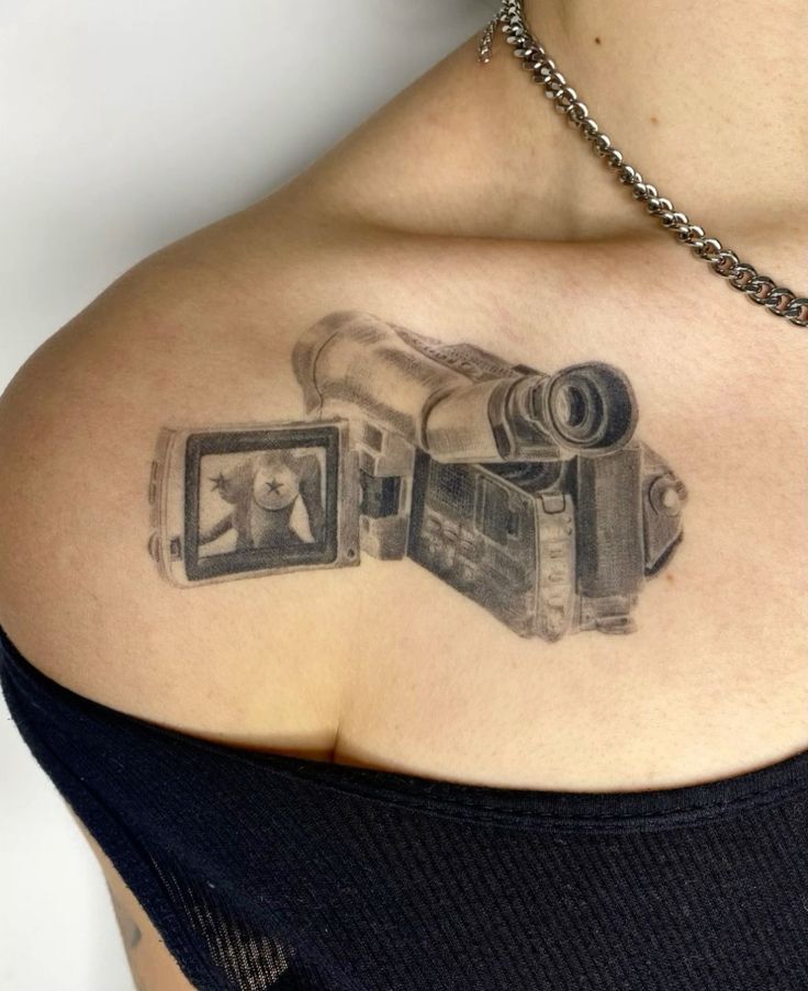 29 Unforgettable Tattoo Ideas 2025: Letras Cursiva, Red Ink, Lower Back, Clavicula, Cuello, and More