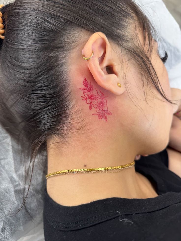 30 Behind Ear Tattoo 2025 Ideas for Men and Women – Unique, Meaningful, Minimalist, Sparkle &#038; More