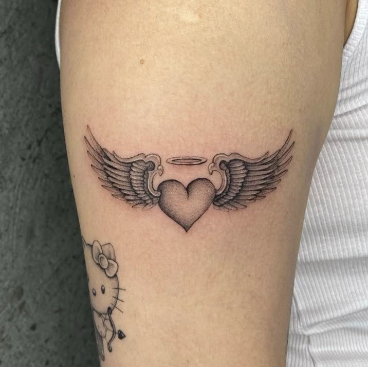Wings Tattoo 28 Ideas: Stunning Angel, Phoenix, Icarus, Back, Arm &#038; Chest Designs 2025