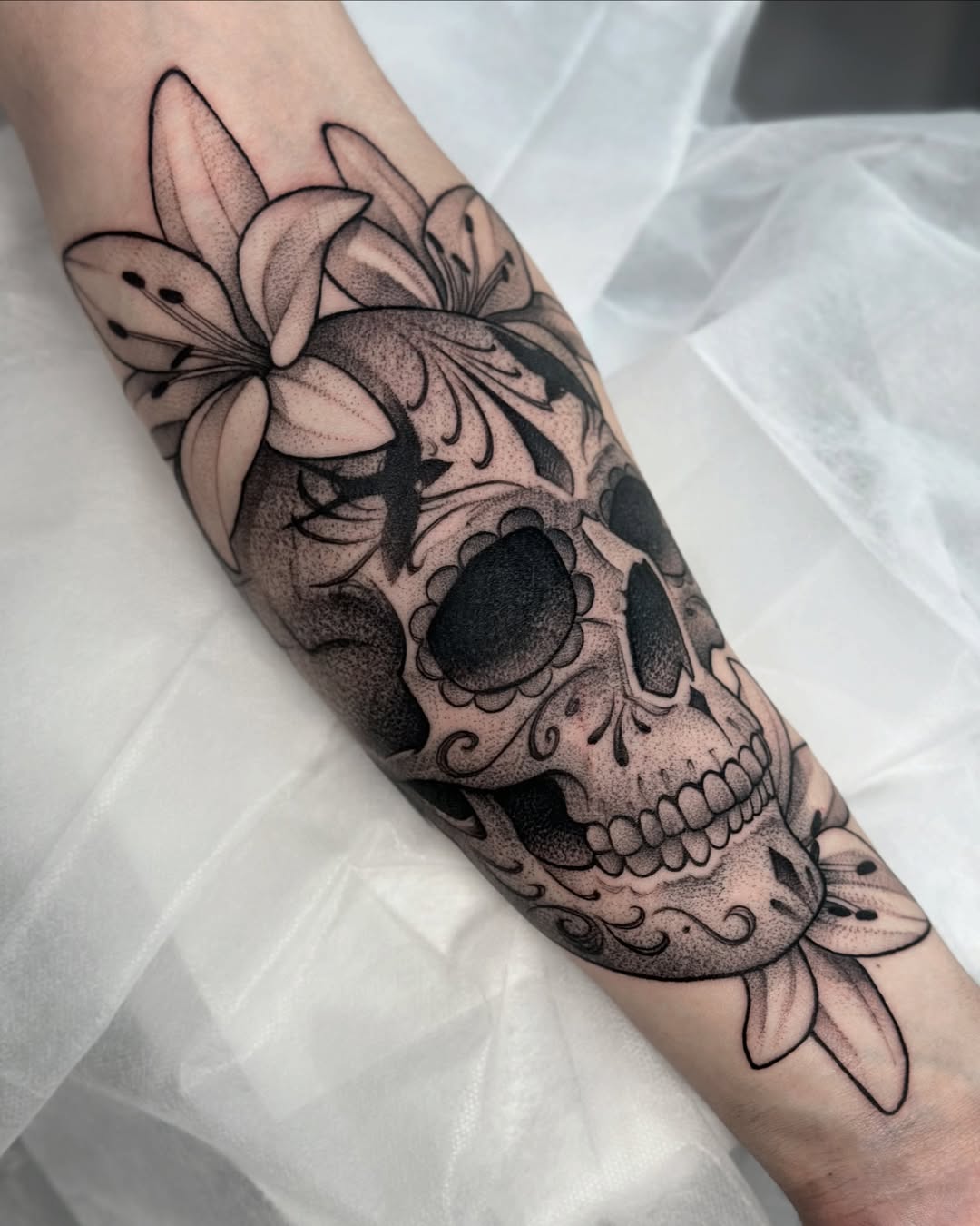 27 Sugar Skull Tattoo Designs for Women and Men 2025 – Color, Black &#038; White, Tiny