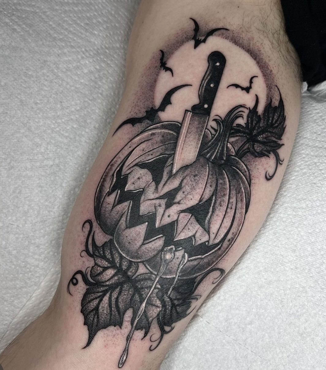 28 Pumpkin Tattoo Ideas 2025 – Cute, Scary, Flash &#038; Traditional Designs