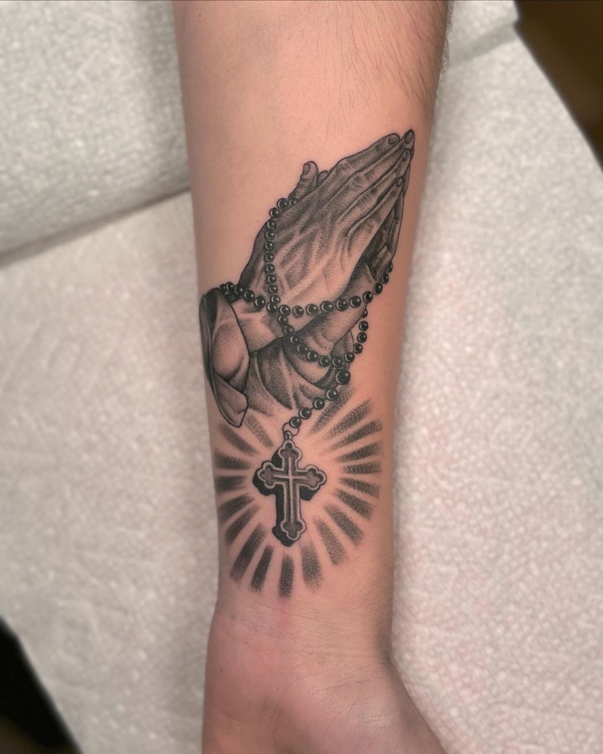 Praying Hands Tattoo Ideas 2025: Rosary, Realism, Shoulder, Chest, Neck, Back and More