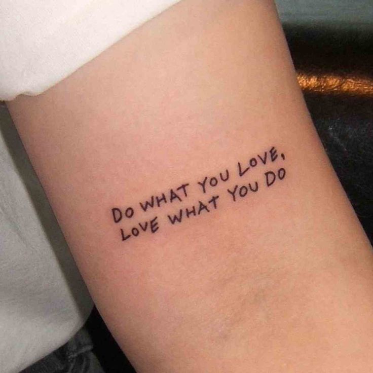 26 Lettering Tattoo Ideas 2025 for Men: Bold Fonts, Chicano, Japanese, Vertical, Fine Line &#038; More