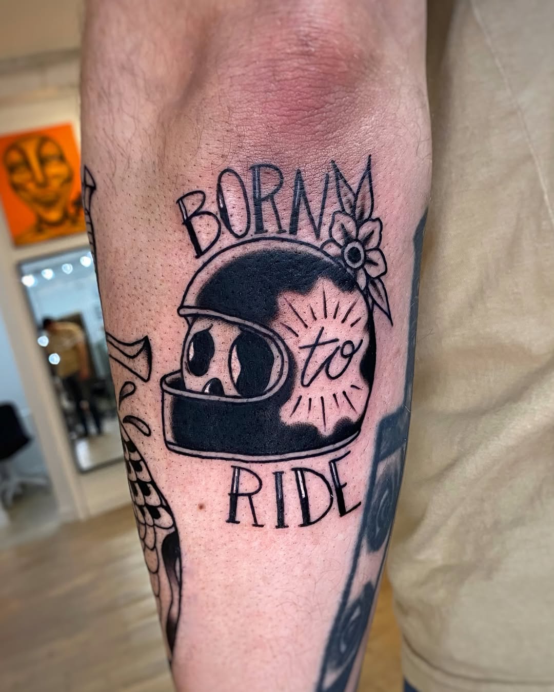 30 Born to Die Tattoo Ideas 2025: Aesthetic Lettering, Stomach and Collarbone Placement