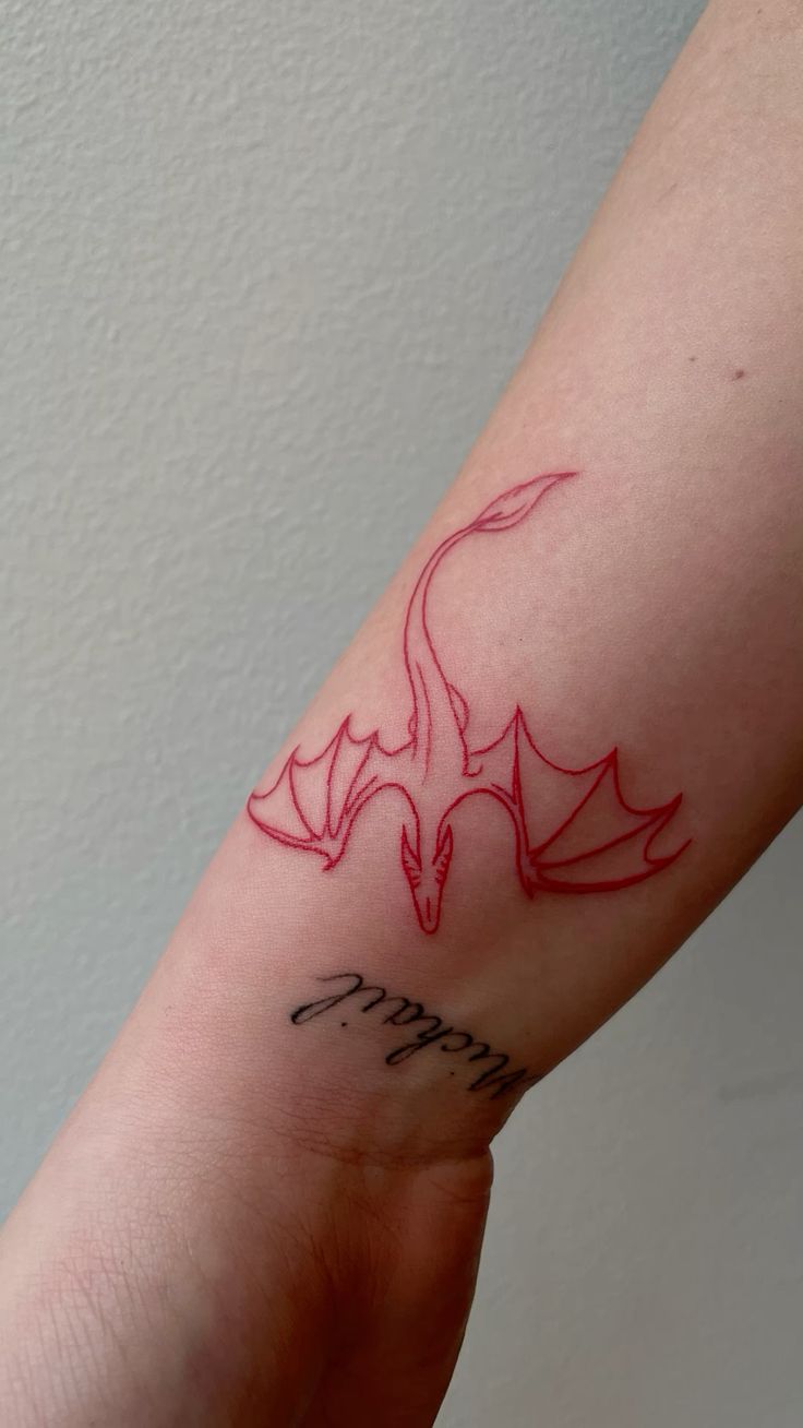29 Unforgettable Tattoo Ideas 2025: Letras Cursiva, Red Ink, Lower Back, Clavicula, Cuello, and More
