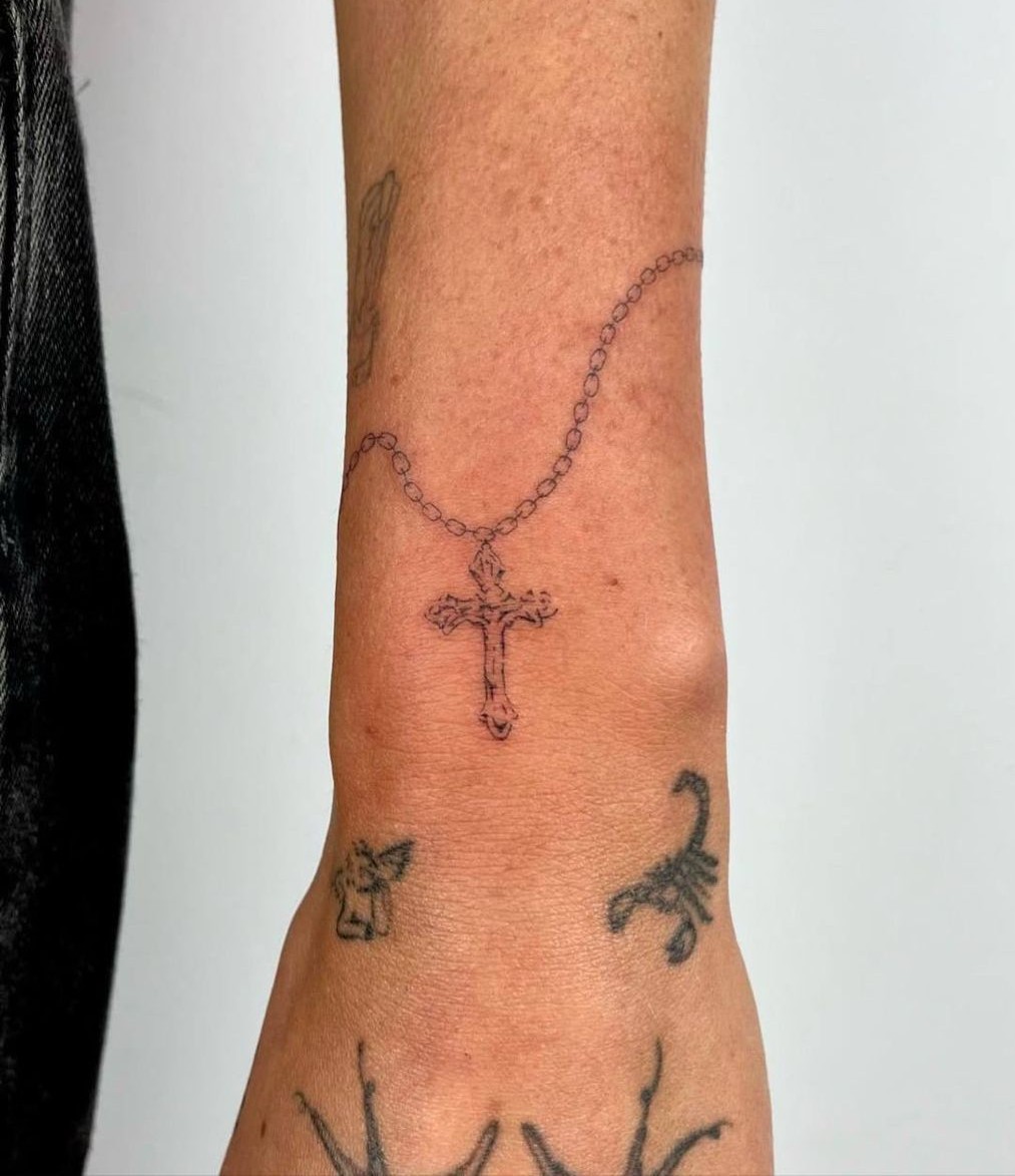 26 Rosary Tattoo Ideas 2025 for Wrist, Hand, Foot, Arm, and Ankle – Women Sleeve &#038; Men Sleeve Styles